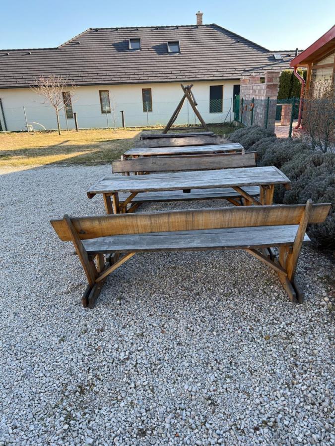 Csikos Apartman Gyenesdiás Zewnętrze zdjęcie