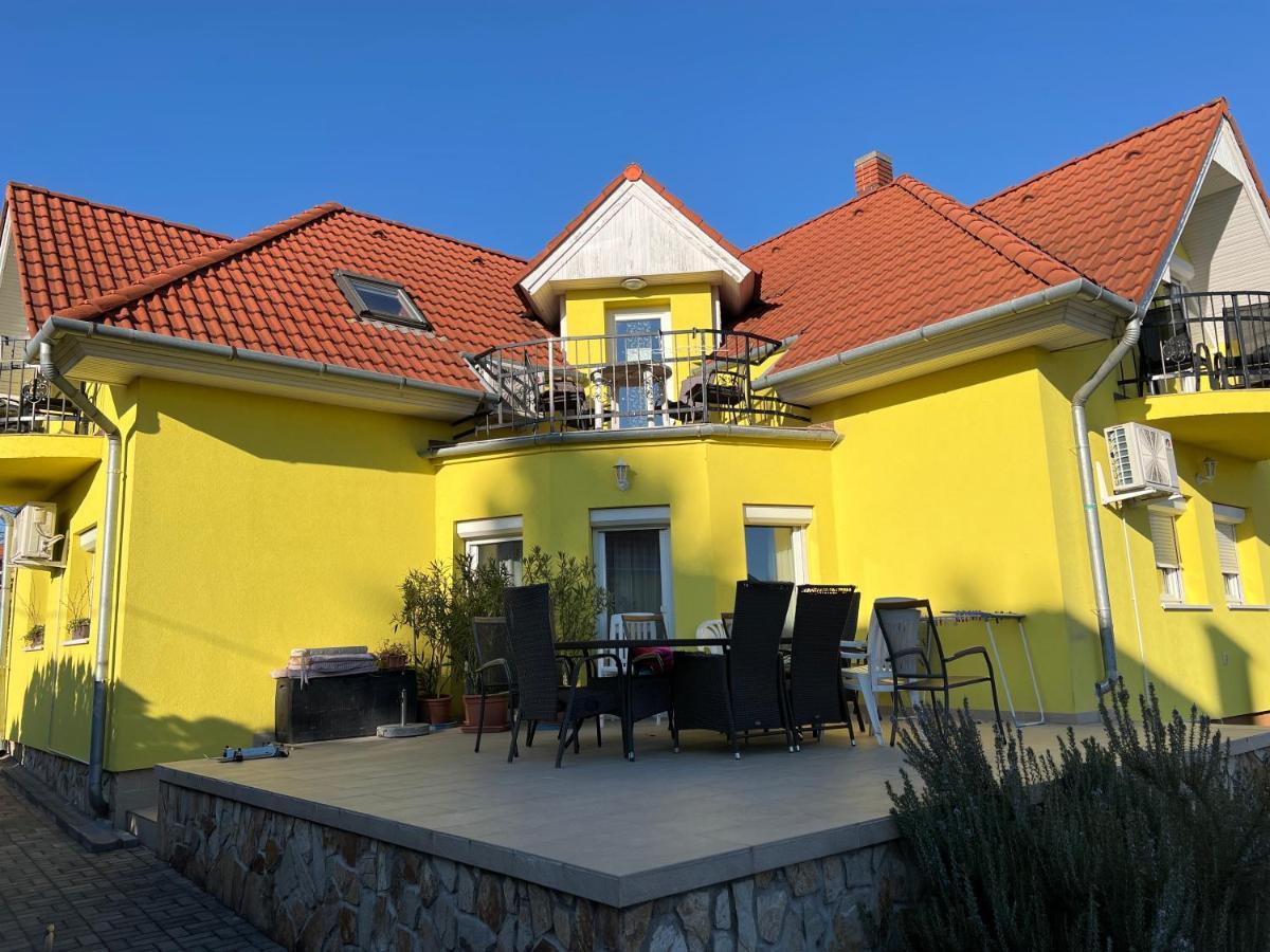Csikos Apartman Gyenesdiás Zewnętrze zdjęcie