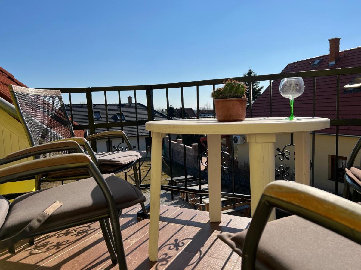Csikos Apartman Gyenesdiás Zewnętrze zdjęcie