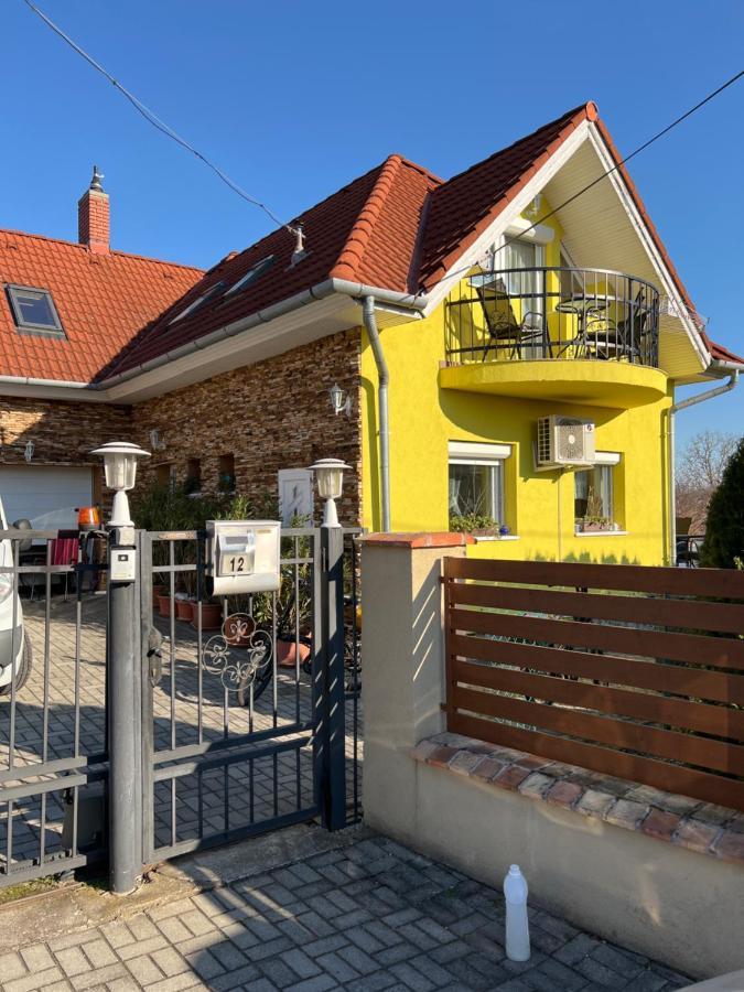 Csikos Apartman Gyenesdiás Zewnętrze zdjęcie