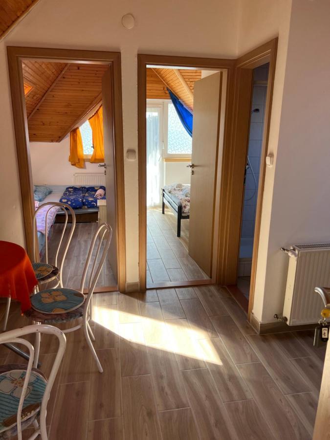 Csikos Apartman Gyenesdiás Zewnętrze zdjęcie