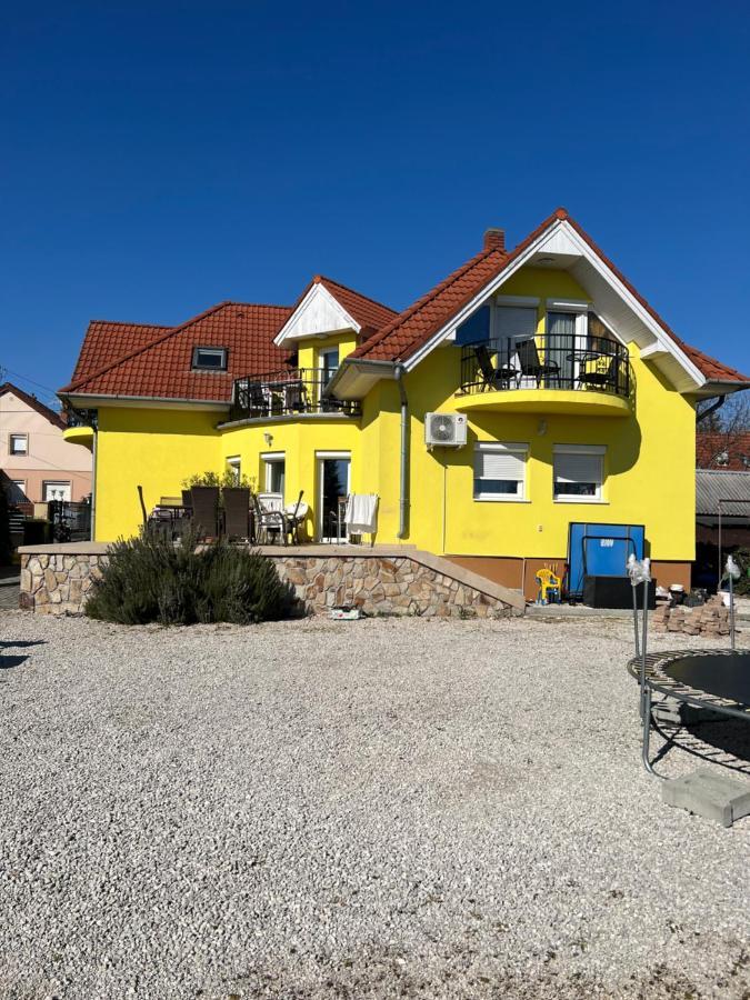 Csikos Apartman Gyenesdiás Zewnętrze zdjęcie