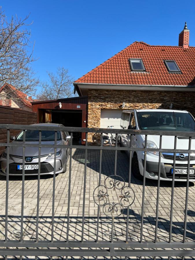 Csikos Apartman Gyenesdiás Zewnętrze zdjęcie