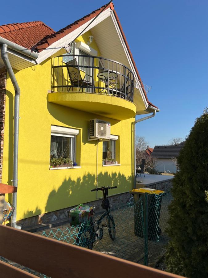 Csikos Apartman Gyenesdiás Zewnętrze zdjęcie