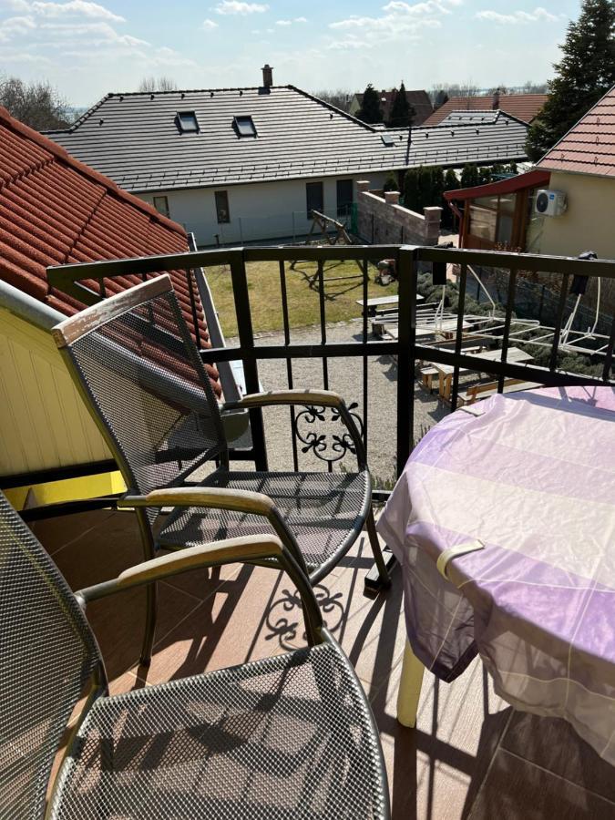 Csikos Apartman Gyenesdiás Zewnętrze zdjęcie