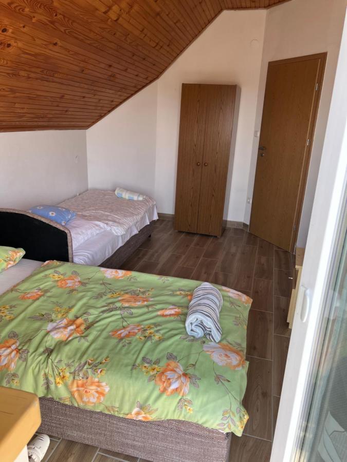 Csikos Apartman Gyenesdiás Zewnętrze zdjęcie