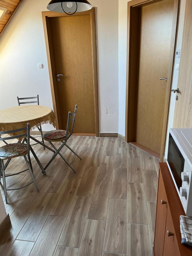 Csikos Apartman Gyenesdiás Zewnętrze zdjęcie