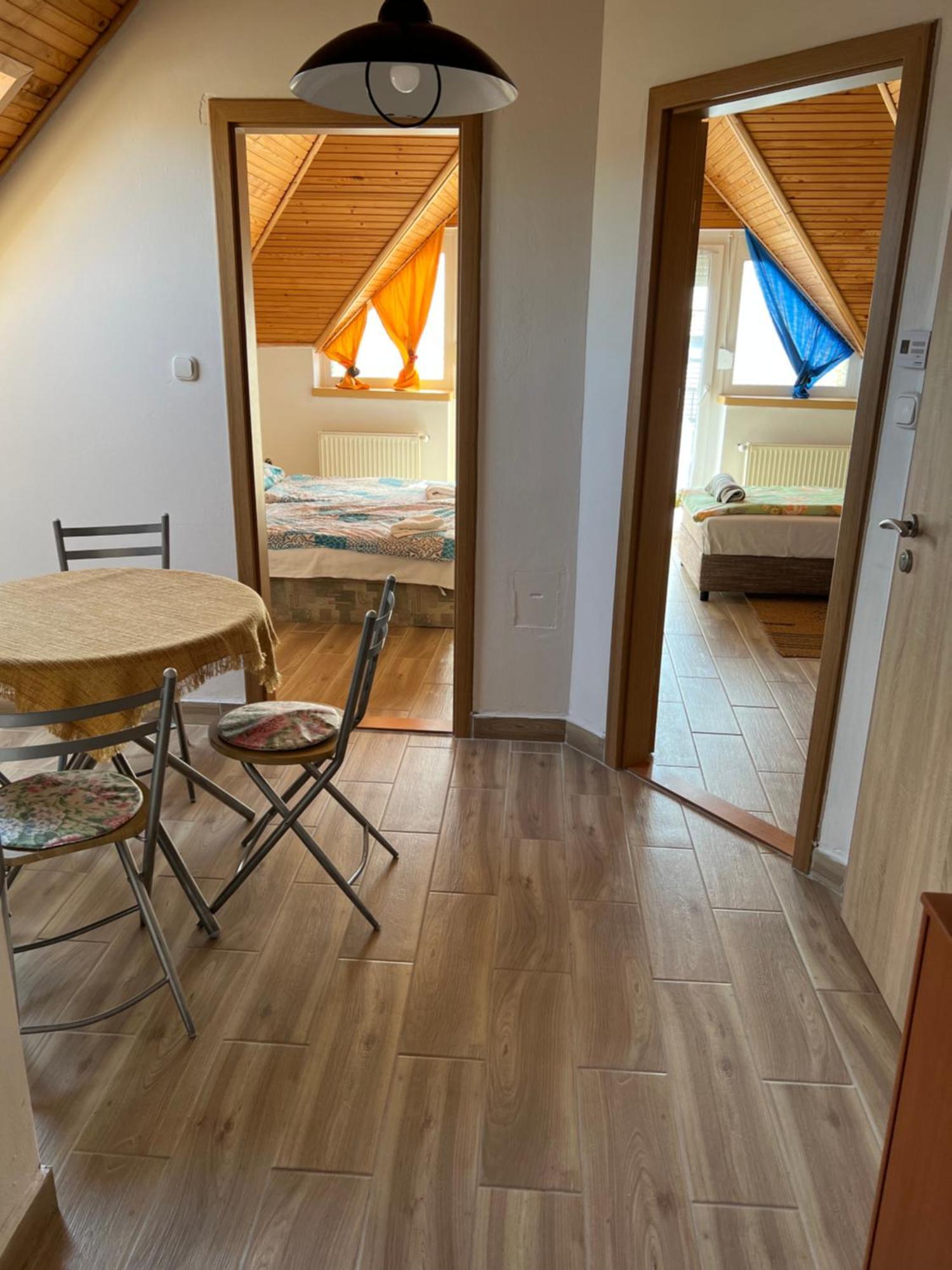 Csikos Apartman Gyenesdiás Zewnętrze zdjęcie