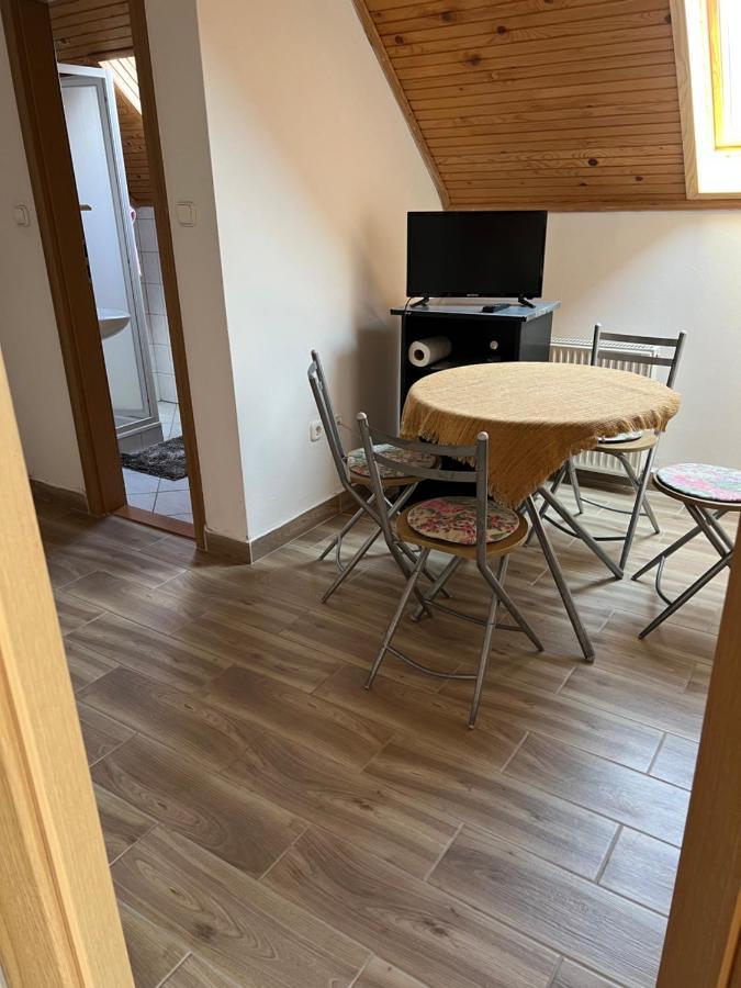 Csikos Apartman Gyenesdiás Zewnętrze zdjęcie