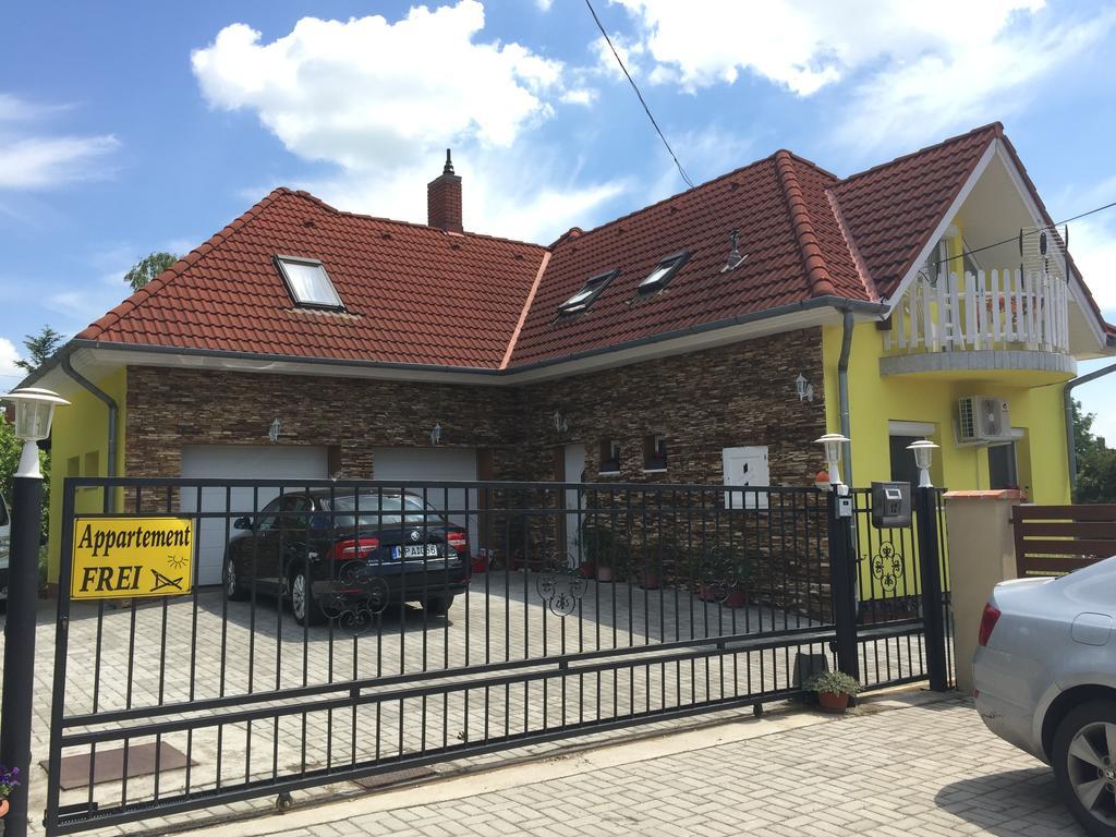 Csikos Apartman Gyenesdiás Zewnętrze zdjęcie