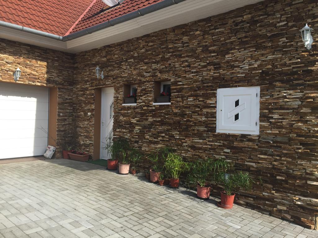Csikos Apartman Gyenesdiás Zewnętrze zdjęcie