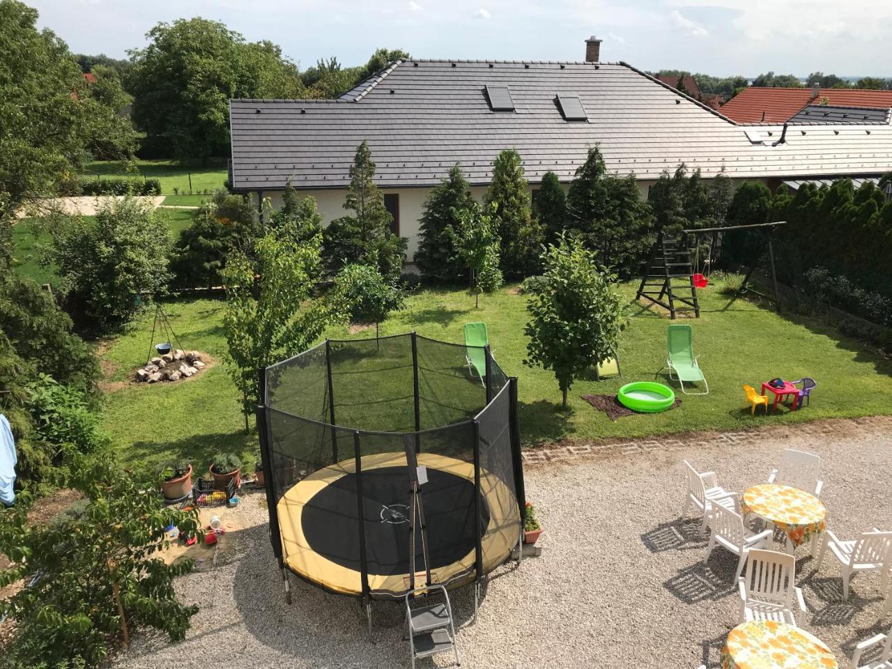 Csikos Apartman Gyenesdiás Zewnętrze zdjęcie