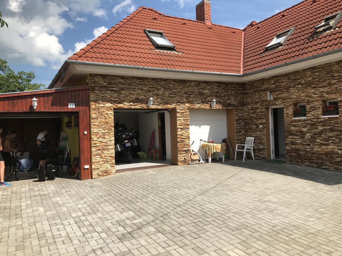 Csikos Apartman Gyenesdiás Zewnętrze zdjęcie